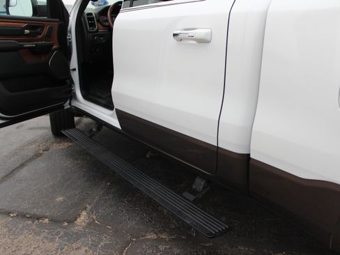 Used 2022 RAM 1500 Limited image 9