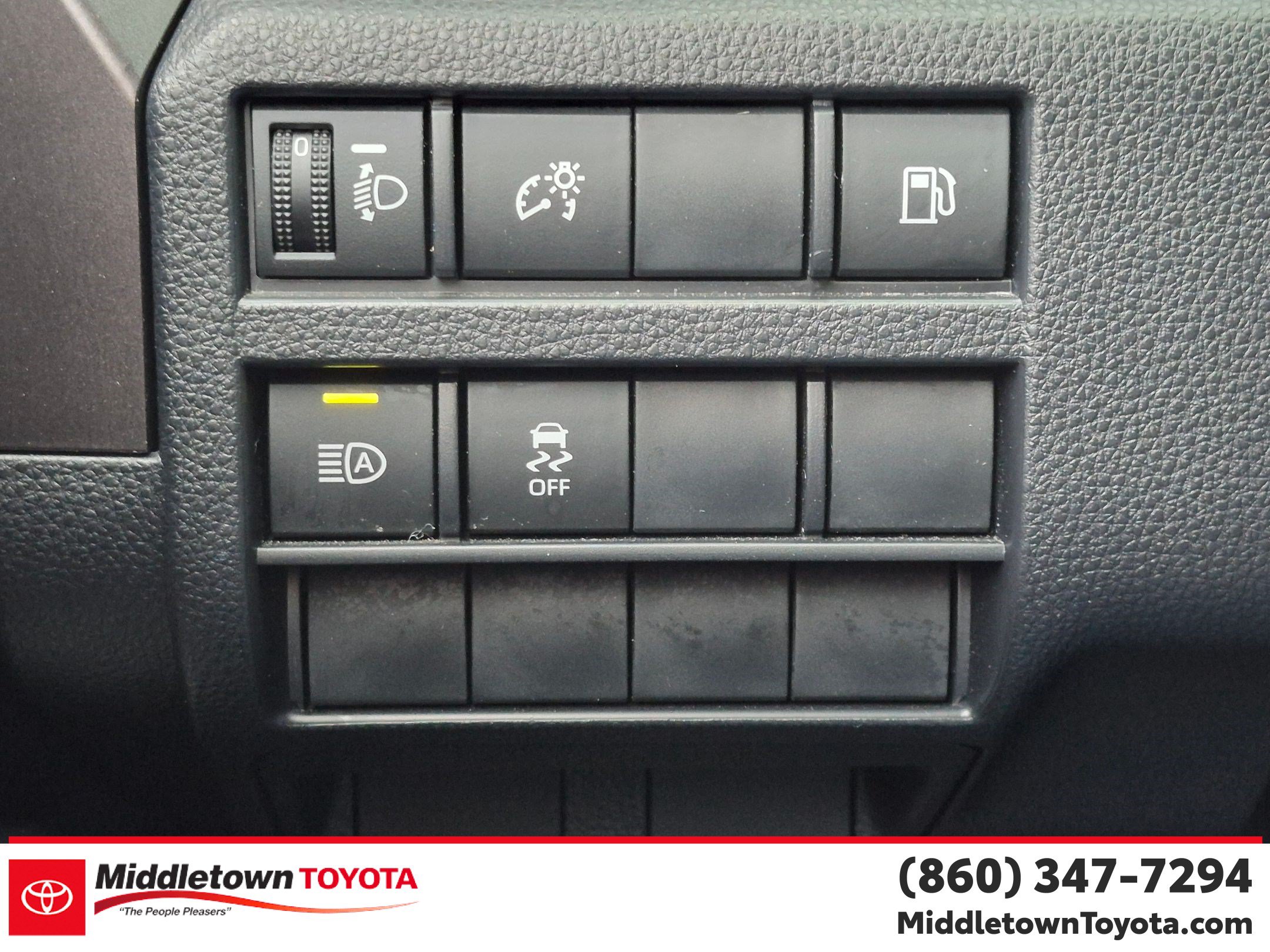 Certified 2025 Toyota 4Runner SR5 AWD/4WD image 14