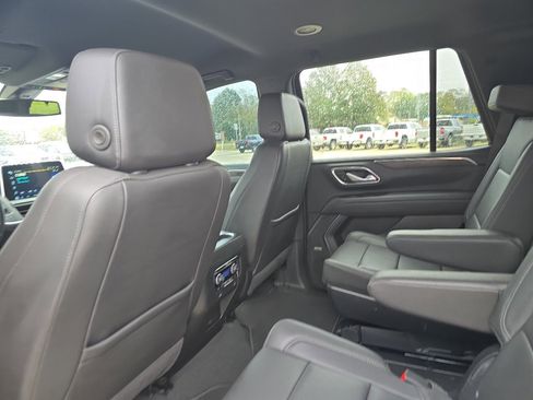 Used 2022 Chevrolet Tahoe LT w/ Luxury Package image 11