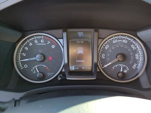 Used 2023 Toyota Tacoma TRD Off-Road image 18