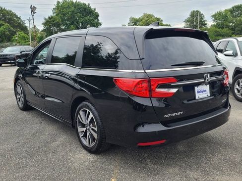 Used 2023 Honda Odyssey Touring image 3