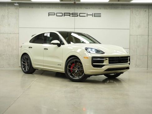 New 2026 Porsche Cayenne GTS AWD/4WD image 9