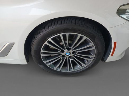 Used 2019 BMW 530i w/ Convenience Package RWD image 39