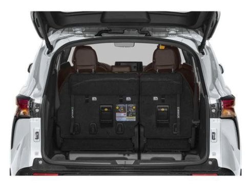 Certified 2025 Toyota Sienna Platinum AWD/4WD image 10