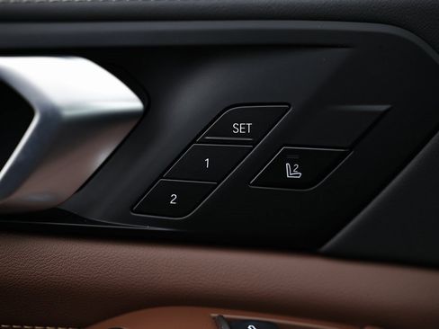 New 2026 BMW X5 xDrive40i w/ Executive Package image 22