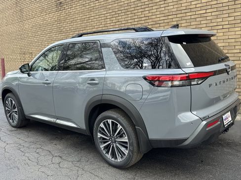 New 2026 Nissan Pathfinder Platinum AWD/4WD image 44