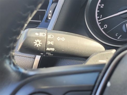 Used 2022 Toyota Camry SE image 26