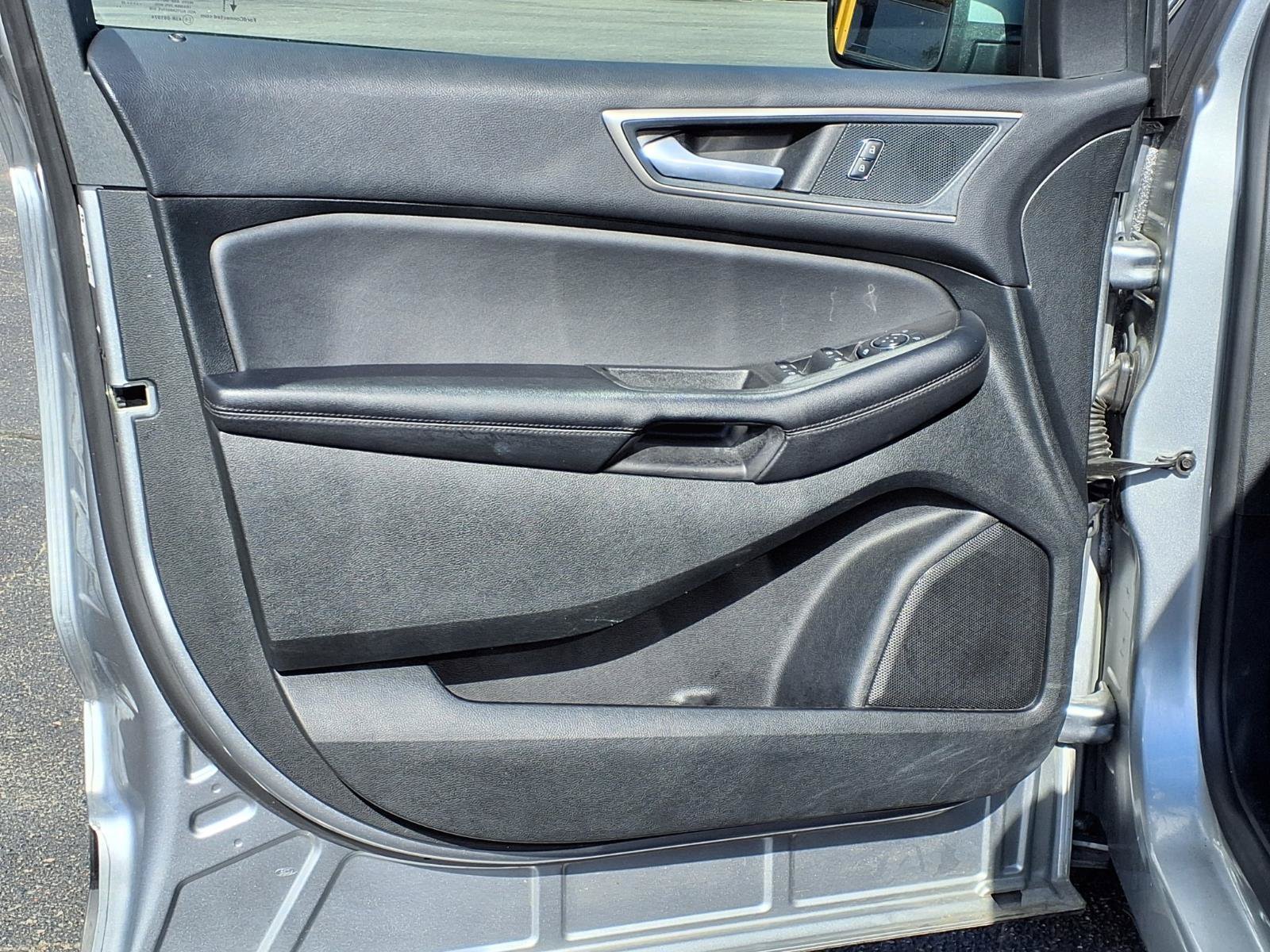 Used 2024 Ford Edge SEL AWD/4WD image 4