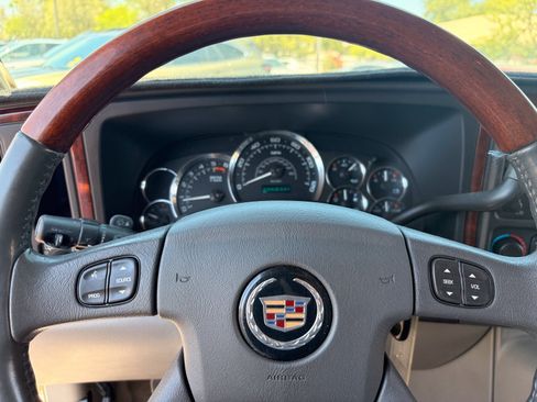 Used 2005 Cadillac Escalade AWD image 22