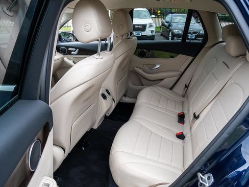 Used 2022 Mercedes-Benz GLC 300 4MATIC image 29