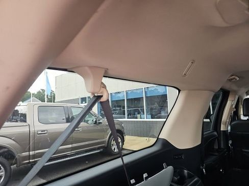 Used 2023 Ford Expedition Max XLT RWD image 11