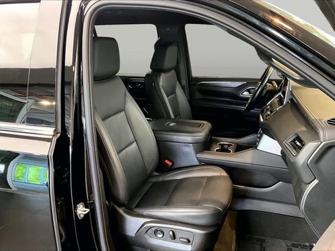 Used 2024 Chevrolet Tahoe LT RWD image 9