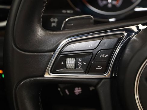 Used 2019 Bentley Bentayga image 49