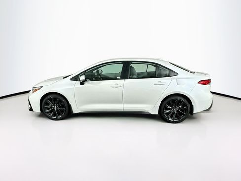 Used 2026 Toyota Corolla SE FWD image 4