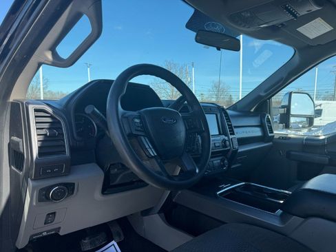 Used 2018 Ford F450 XLT w/ XLT Premium Package image 14