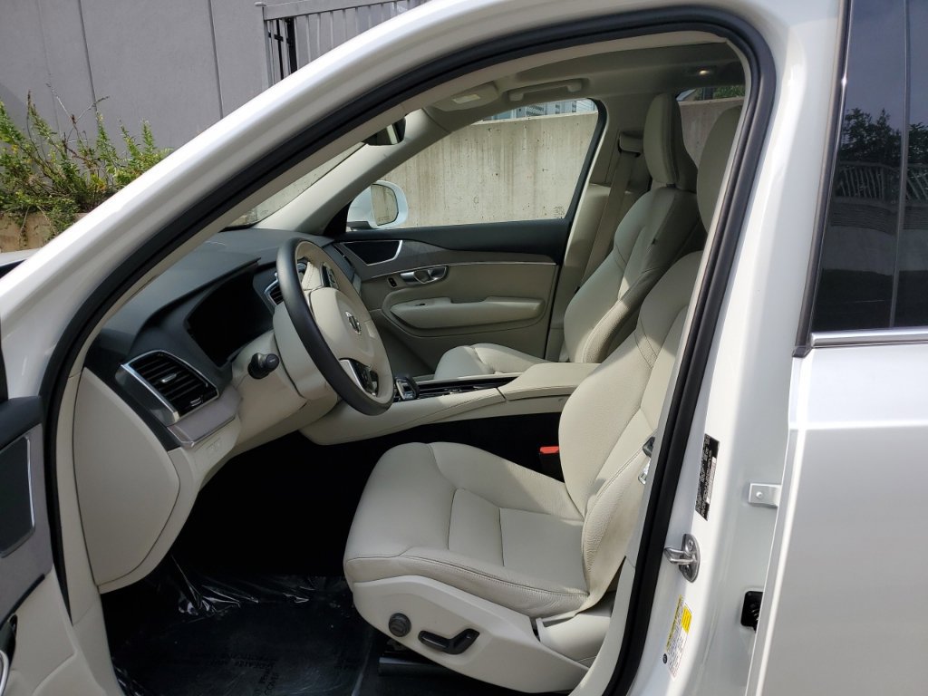 Certified 2024 Volvo XC90 T8 Plus AWD/4WD image 11