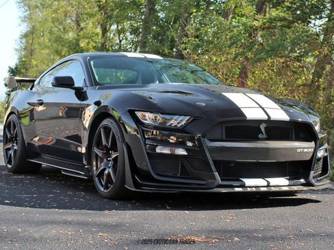 Used 2022 Ford Mustang Shelby GT500 w/ Carbon Fiber Track Pack image 12