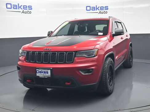 Used 2019 Jeep Grand Cherokee Trailhawk w/ Trailhawk Luxury Group AWD/4WD image 4