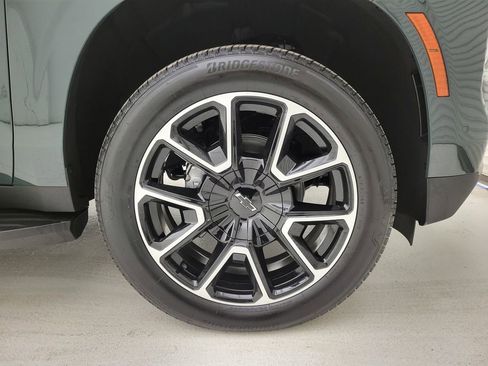 New 2026 Chevrolet Suburban RST w/ Comfort Package image 32