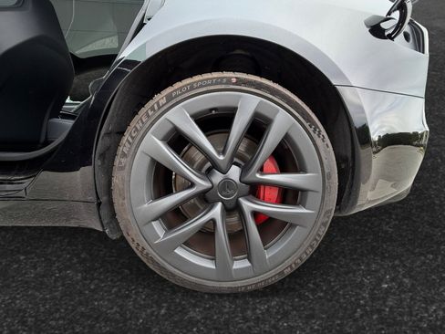 Used 2024 Tesla Model S Plaid image 11