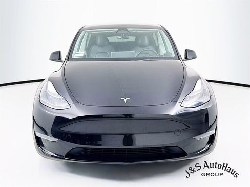 Used 2023 Tesla Model Y Long Range image 2
