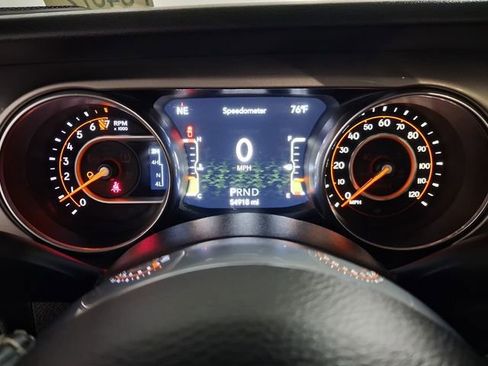 Used 2020 Jeep Gladiator Overland AWD/4WD image 19