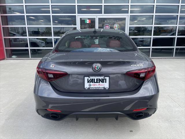 Certified 2022 Alfa Romeo Giulia Veloce AWD/4WD image 13