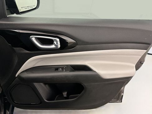 Used 2022 Jeep Compass Limited w/ Elite Group image 34