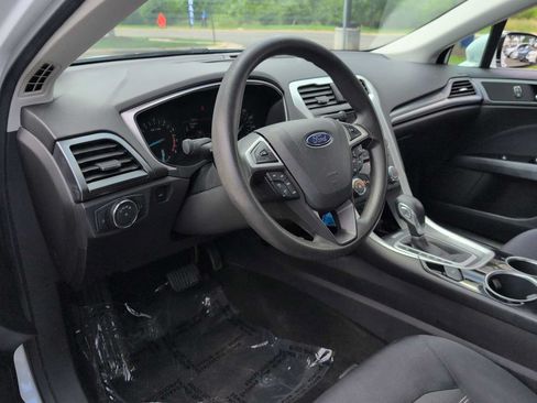Used 2013 Ford Fusion SE FWD image 10