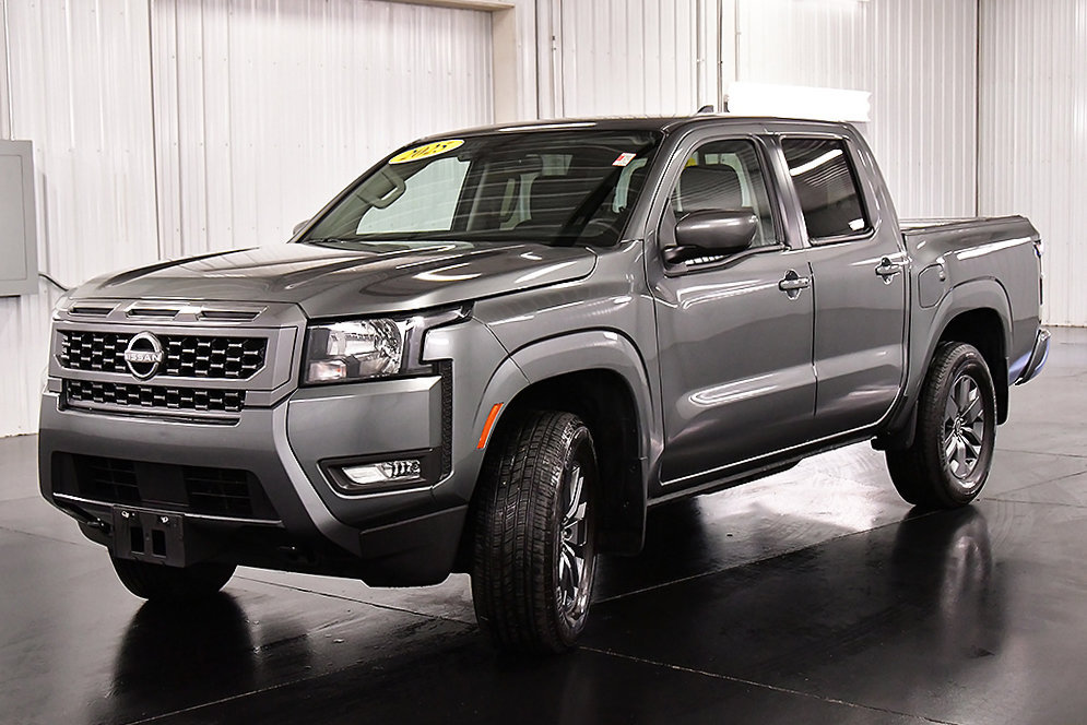 Used 2025 Nissan Frontier SV w/ SV Convenience Package AWD/4WD image 3