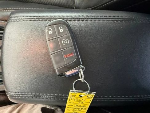 Used 2023 Jeep Compass Limited AWD/4WD image 36