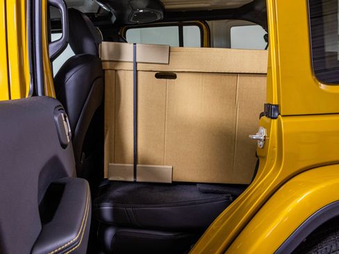 New 2026 Jeep Wrangler Unlimited Sahara AWD/4WD image 34