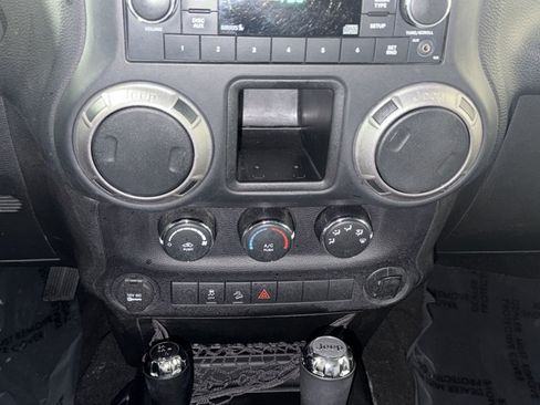 Used 2016 Jeep Wrangler Sport w/ Connectivity Group image 19