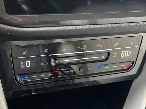 Used 2023 Volkswagen Tiguan SE FWD image 21