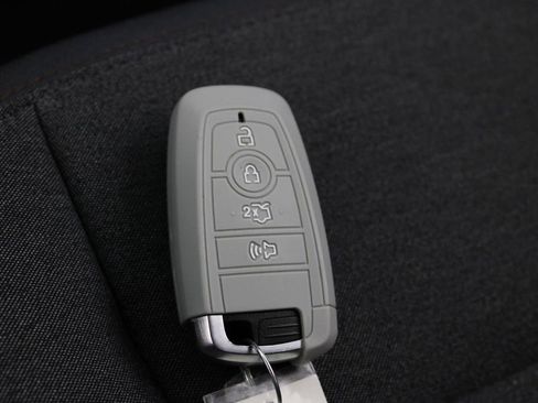 Used 2025 Ford Explorer Active image 28