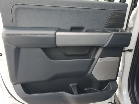 Used 2024 Ford F150 Lightning Lariat image 28