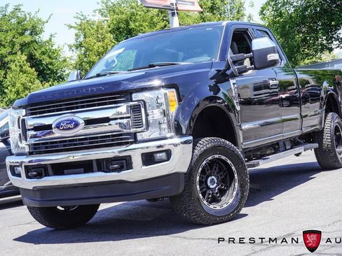 Used 2017 Ford F250 XLT w/ XLT Premium Package AWD/4WD image 12