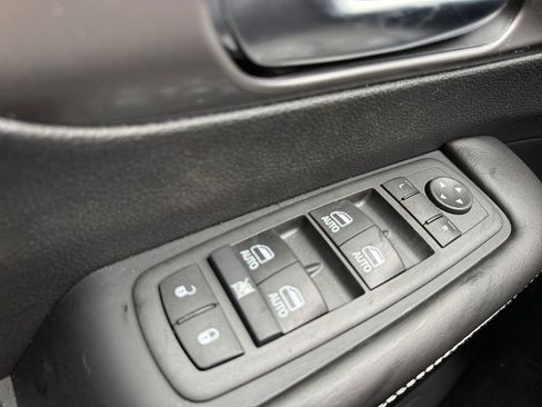 New 2026 Chrysler Pacifica Select FWD image 28