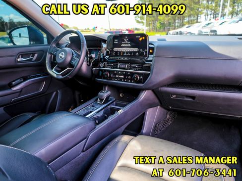 Used 2024 Nissan Pathfinder SL w/ SL Premium Package image 9