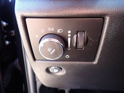 Used 2020 Jeep Grand Cherokee Altitude AWD/4WD image 17