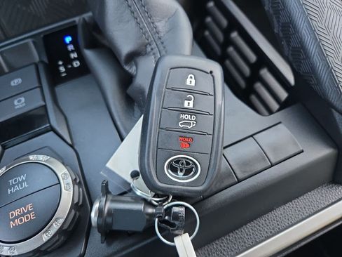 Used 2025 Toyota 4Runner SR5 image 34