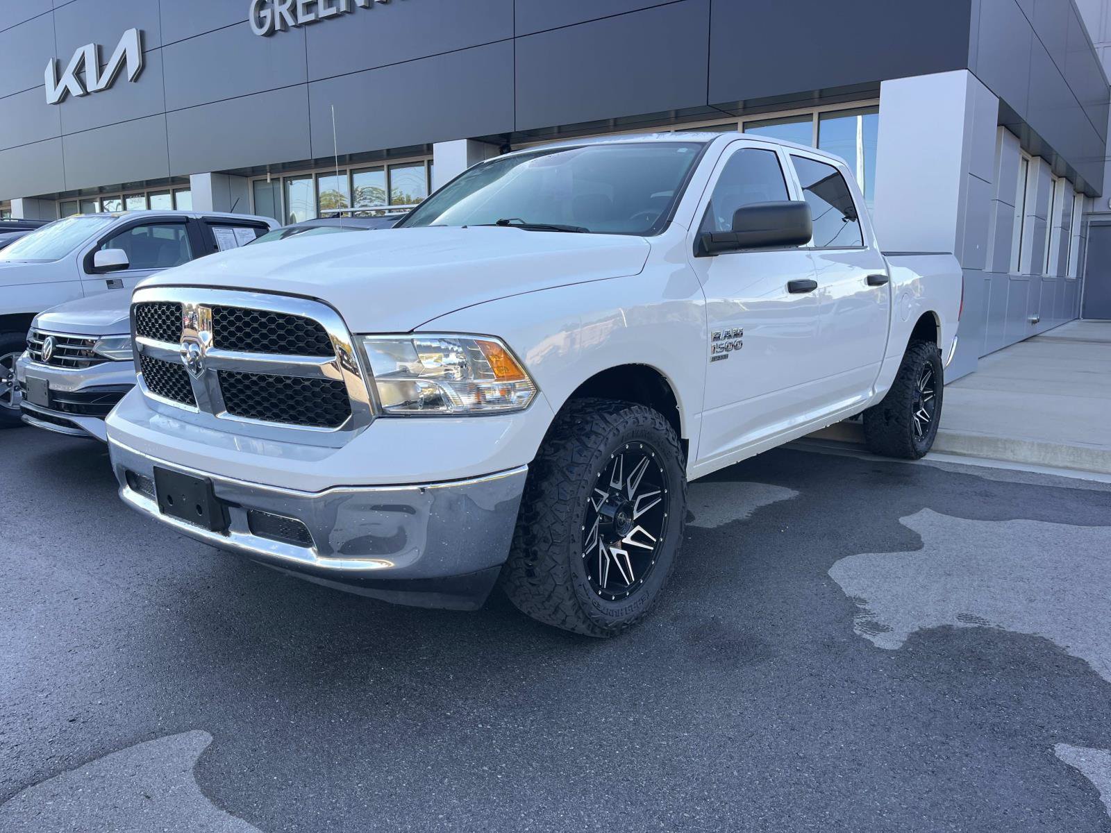 Used 2022 RAM 1500 Classic SLT AWD/4WD image 6