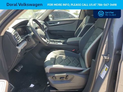 Used 2024 Volkswagen Atlas Peak Edition SE AWD/4WD image 19