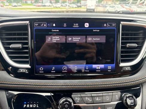 Used 2021 Chrysler Pacifica Pinnacle AWD/4WD image 32