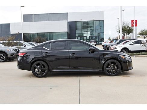 Used 2025 Nissan Sentra SR image 7