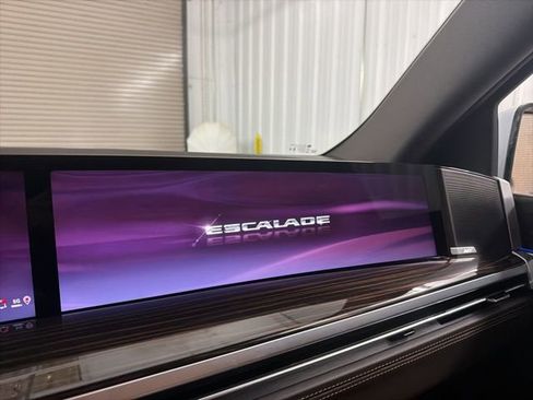 Certified 2026 Cadillac Escalade Luxury w/ LPO, Floor Liner Package RWD image 32