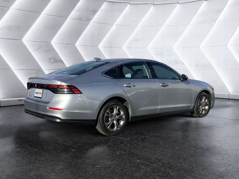 Used 2024 Honda Accord EX image 4