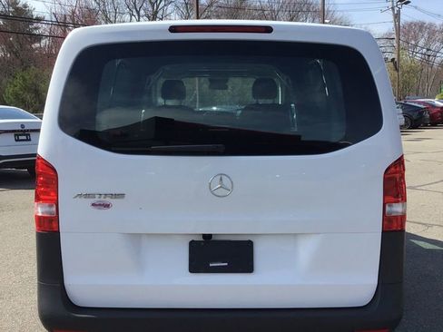 Used 2022 Mercedes-Benz Metris image 4