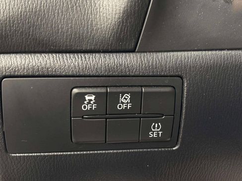 Used 2018 MAZDA MAZDA3 Grand Touring w/ Premium Equipment Package FWD image 32