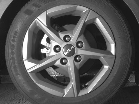 Used 2025 Kia K4 FWD image 12